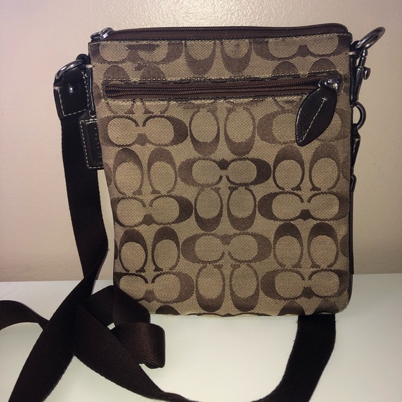 Coach authentic side bag - Picture 2 of 6